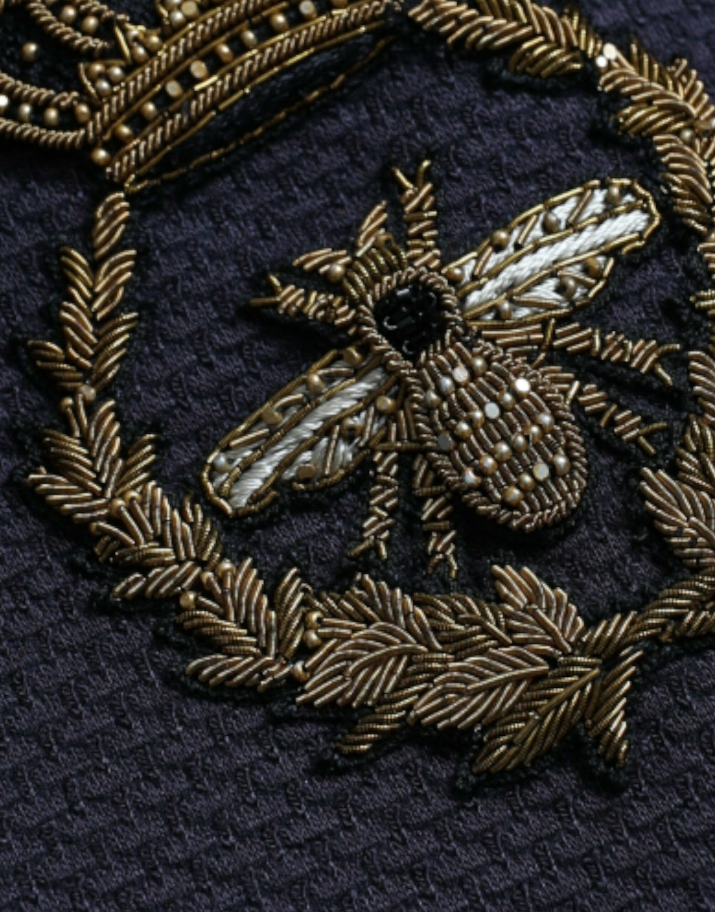 Granatowa dwurzędowa marynarka Crown Bee